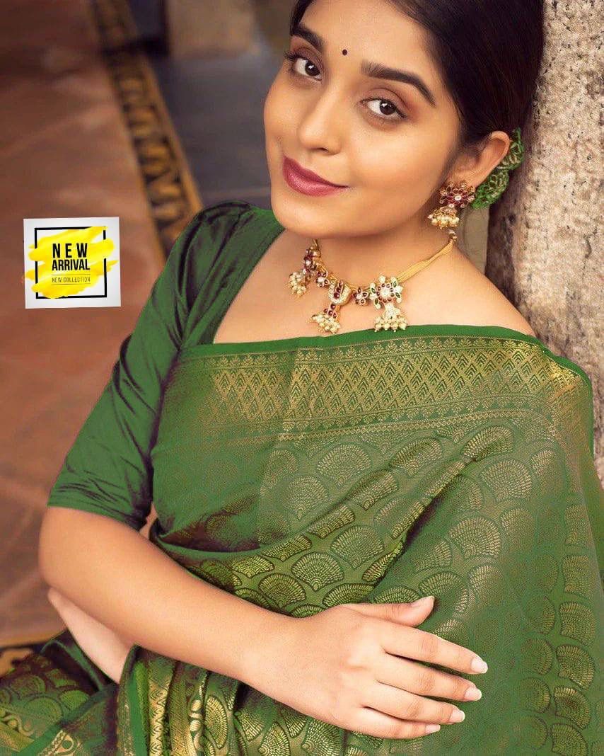 Hymnic Green Soft Silk Saree With Poetic Blouse Piece