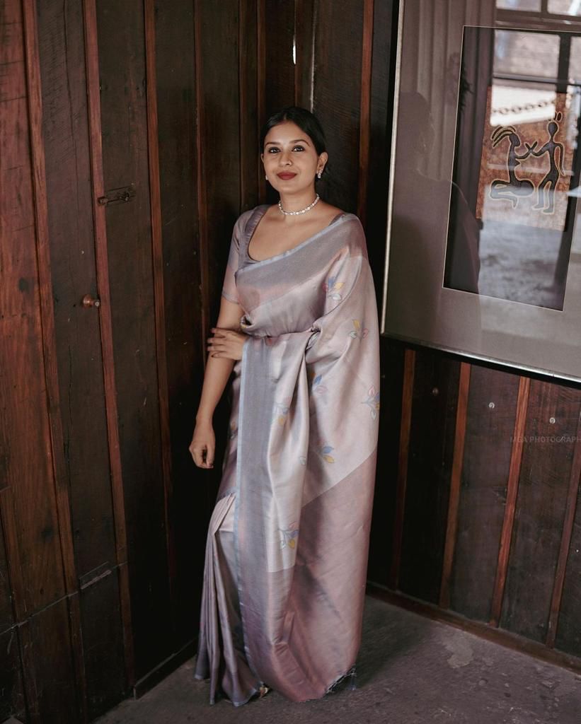 Stunning Grey Banarasi Silk Saree With Gorgeous Blouse Piece