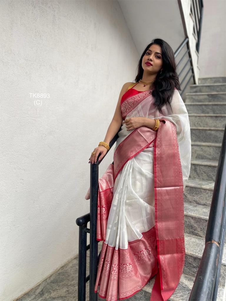 Gorgeous White Soft Silk Saree With Blooming Blouse Piece