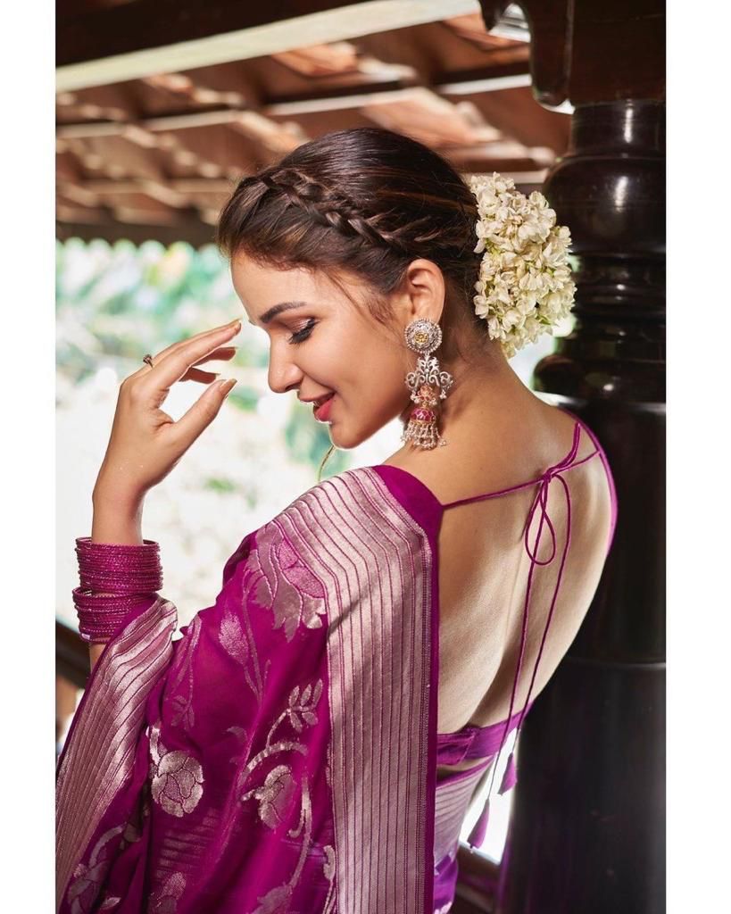Winsome Purple Banarasi Silk Saree With Graceful Blouse Piece