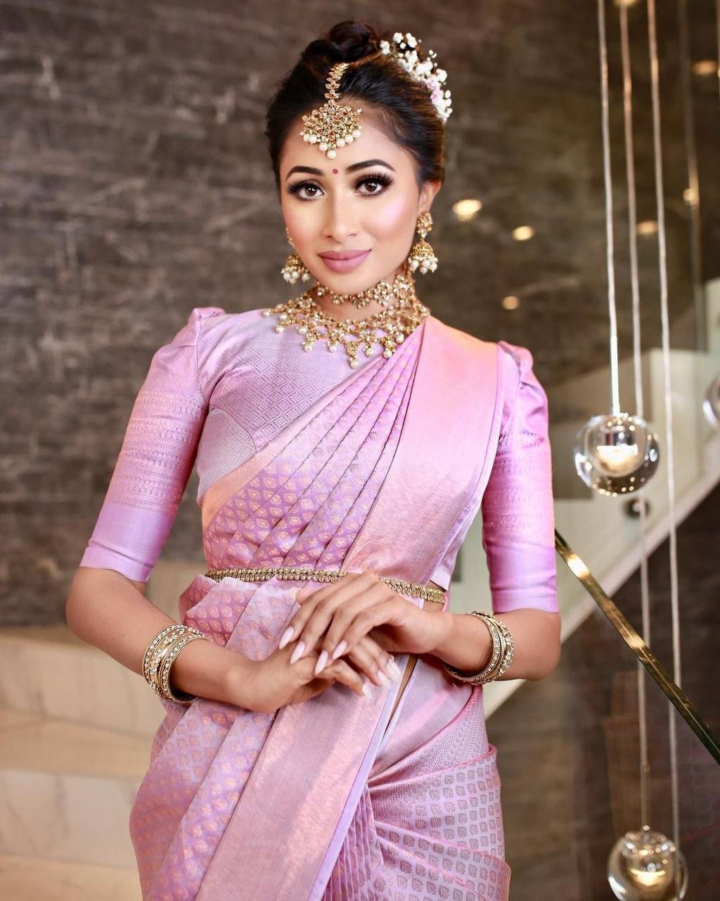 Dazzling Peach Banarasi Silk Saree With Glamorous Blouse Piece