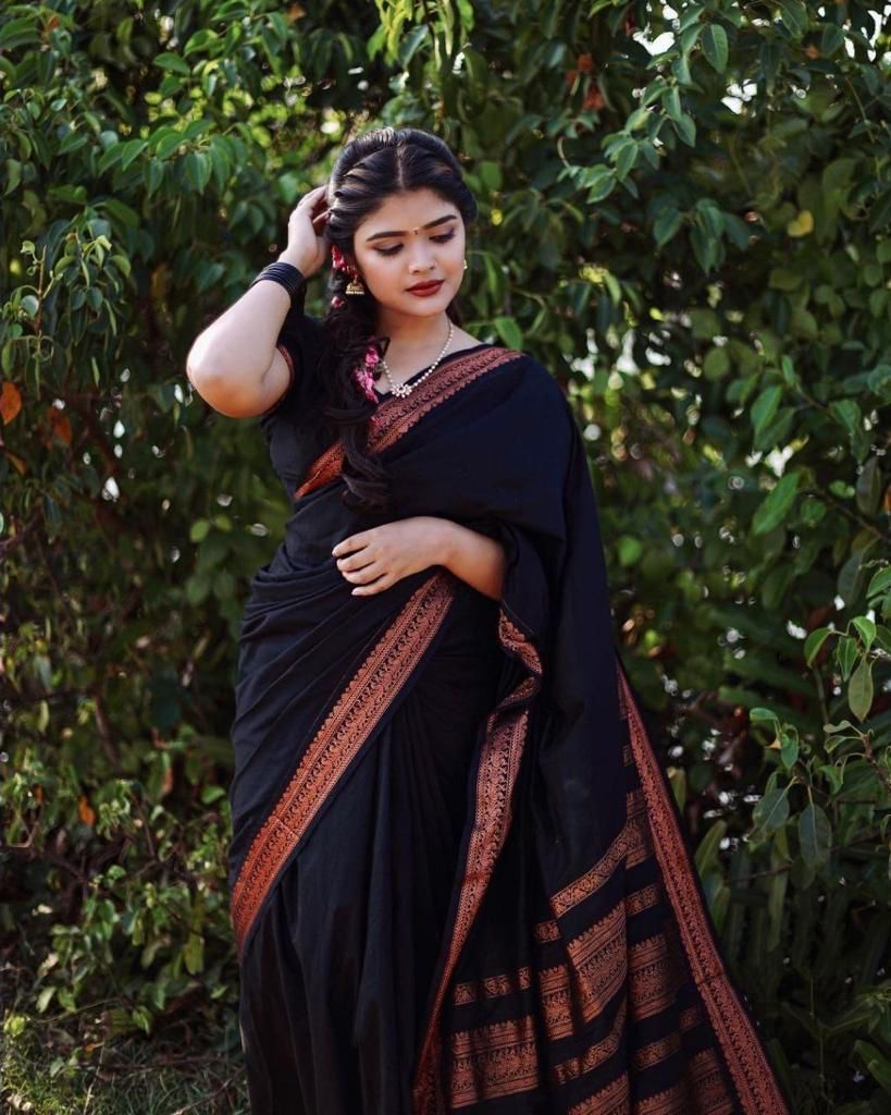 Flameboyant Black Soft Silk Saree With Stylish Blouse Piece