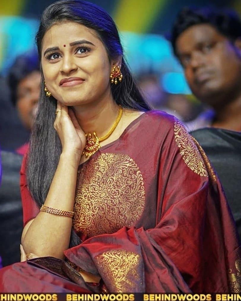 Picturesque Wine Soft Silk Saree With Alluring Blouse Piece