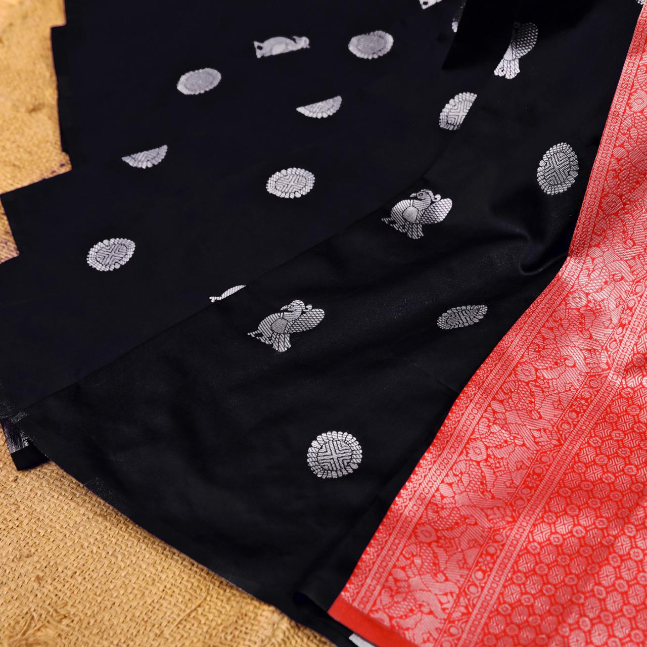 Magnetic Black Soft Silk Saree With Pretty Blouse Piece