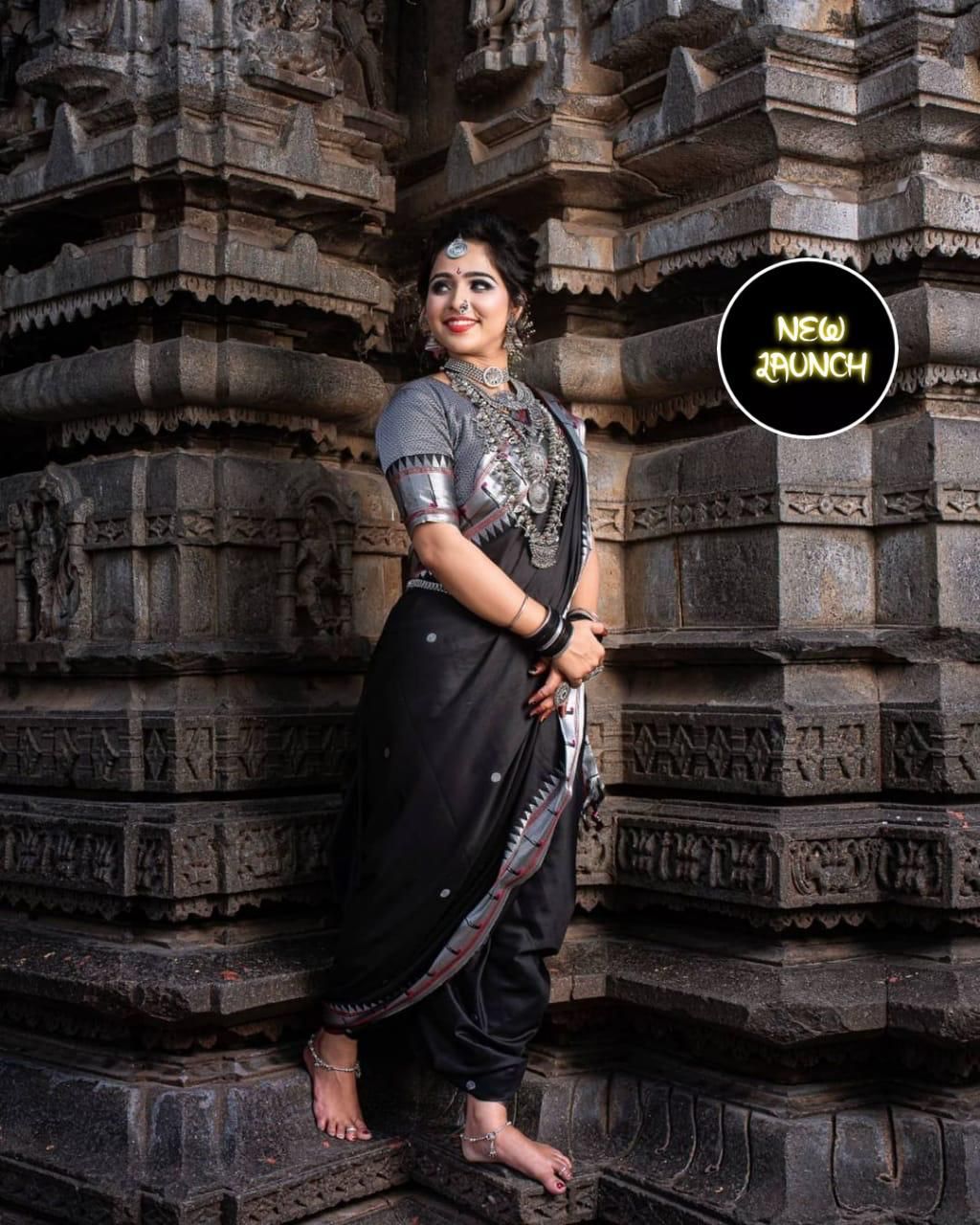 Delightful Black Paithani Silk Saree With Glorious Blouse Piece