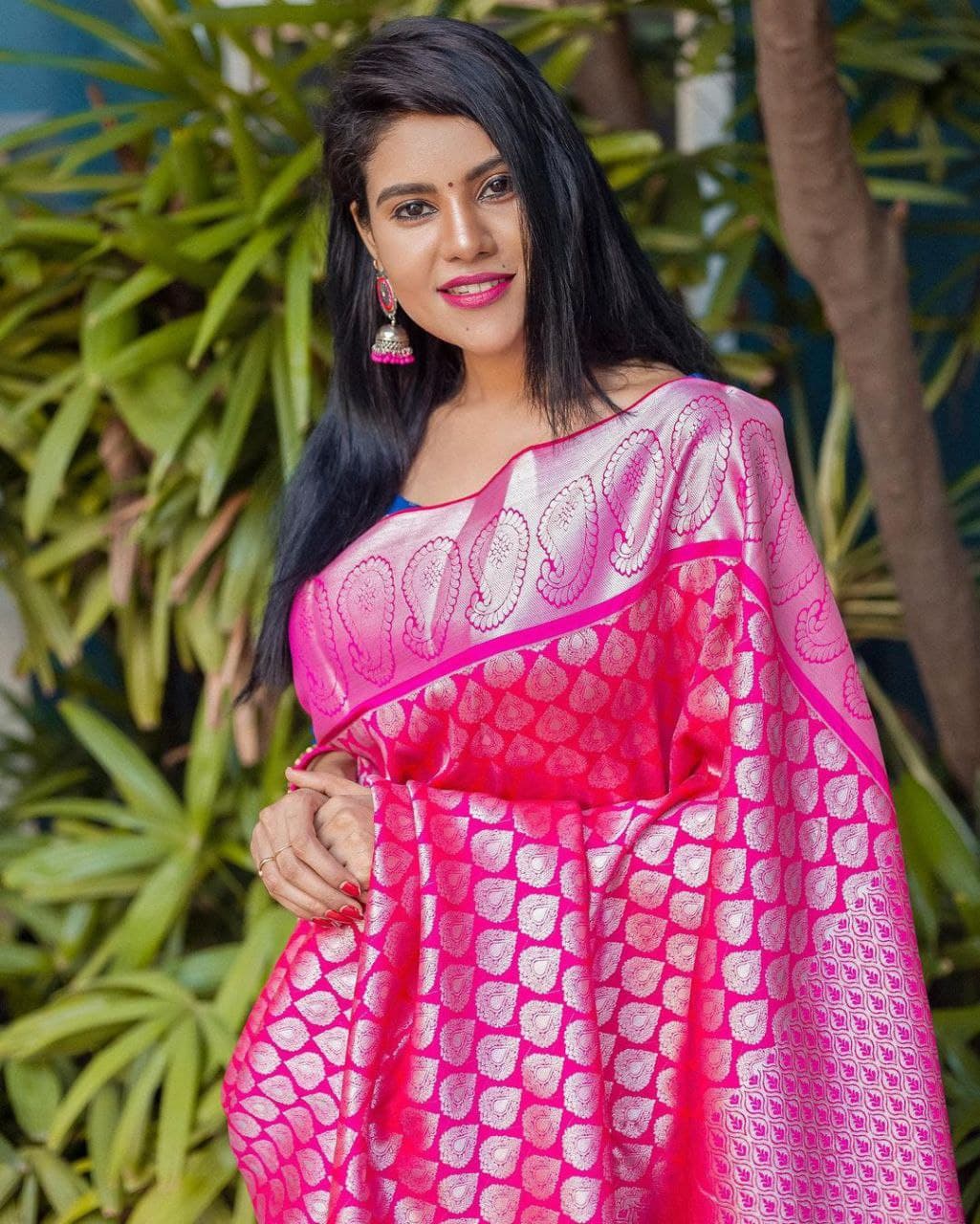 Angelic Pink Soft Silk Saree With Timeless Blouse Piece