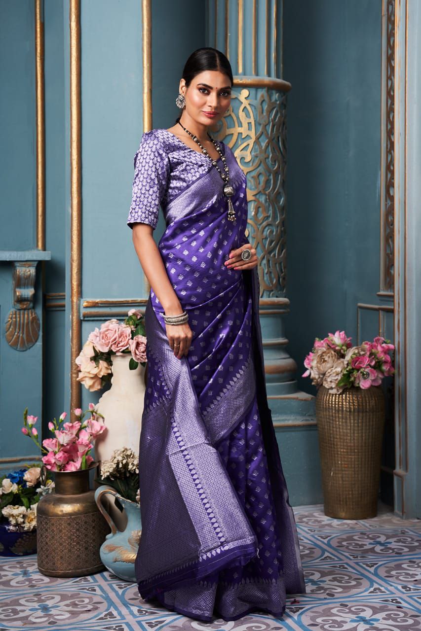 Elegant Lavender Soft Silk Saree With Unique Blouse Piece