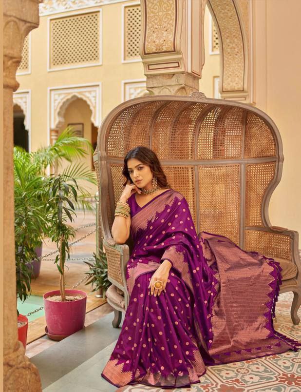 Sonorous Purple Soft Silk Saree With Graceful Blouse Piece