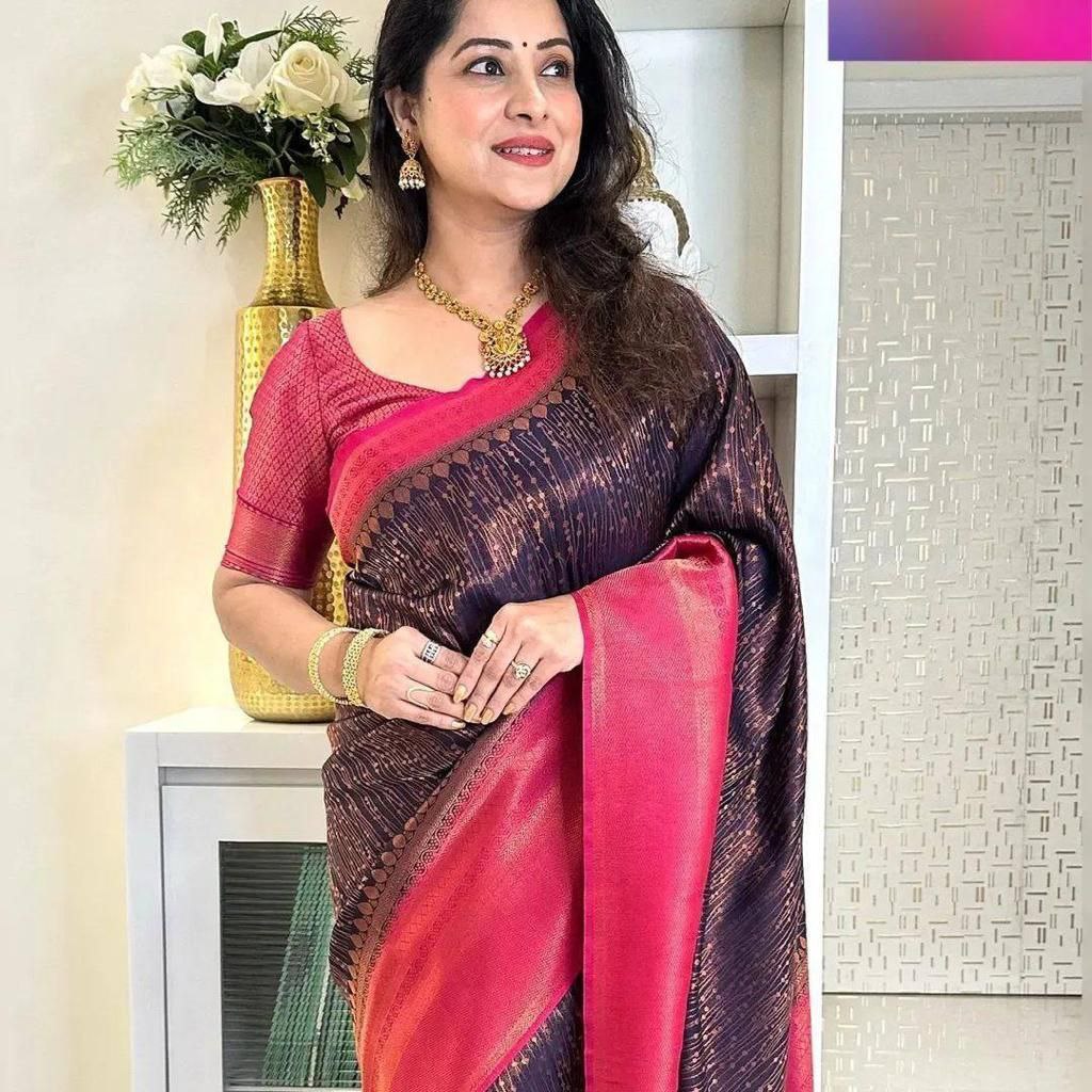 Transfixing Blue Soft Silk Saree With Hypnotic Blouse Piece