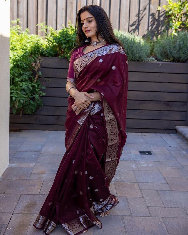Vibrant Wine Cotton Silk Saree With Woebegone Blouse Piece