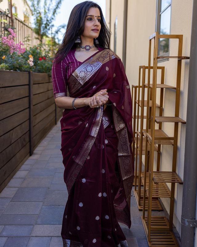 Vibrant Wine Cotton Silk Saree With Woebegone Blouse Piece
