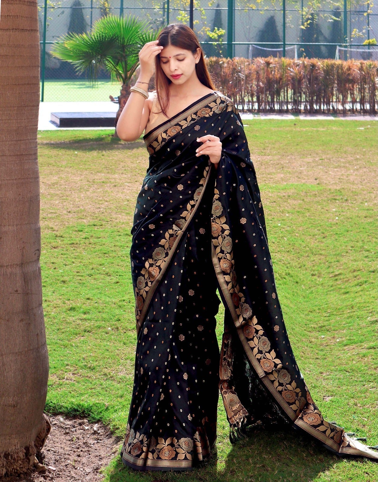 Classy Black Soft Silk Saree With Amazing Blouse Piece