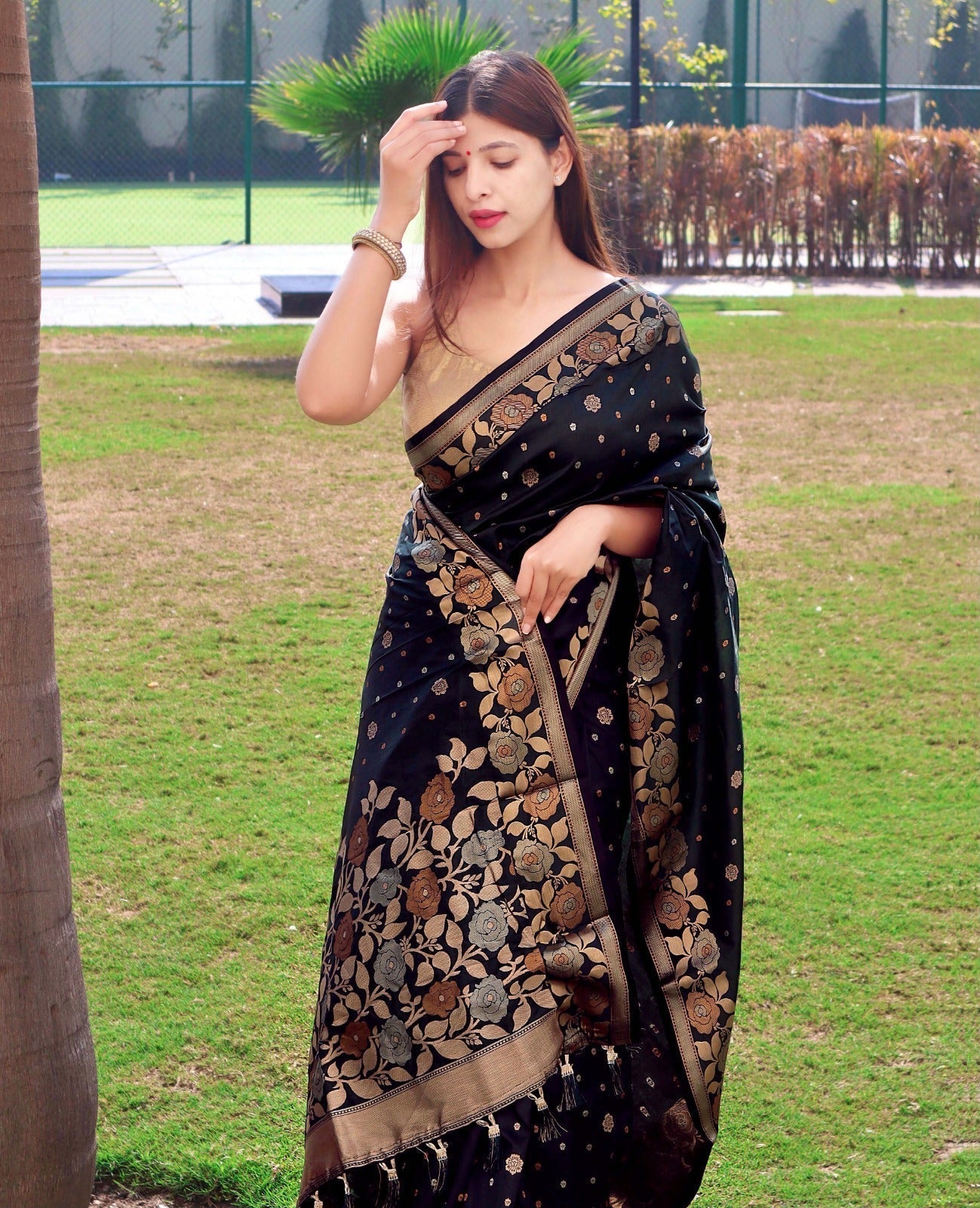 Classy Black Soft Silk Saree With Amazing Blouse Piece