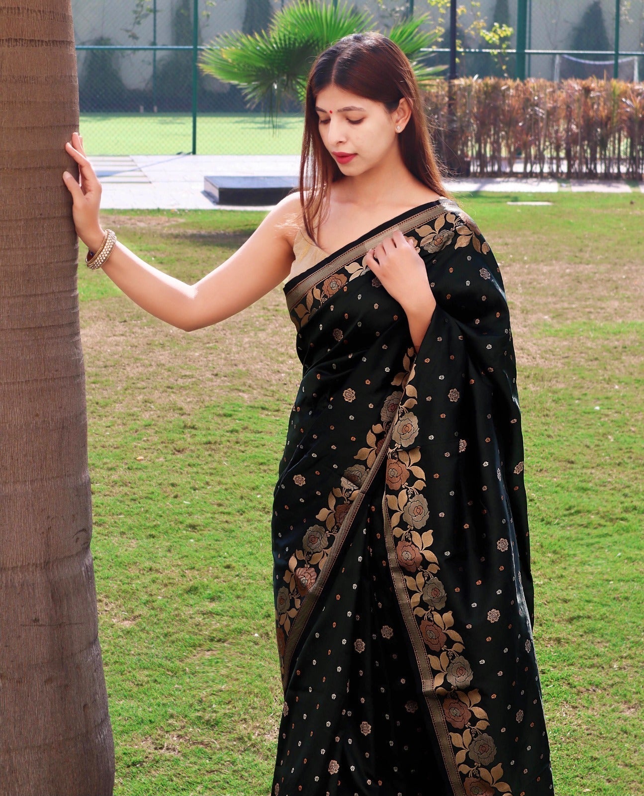 Classy Black Soft Silk Saree With Amazing Blouse Piece