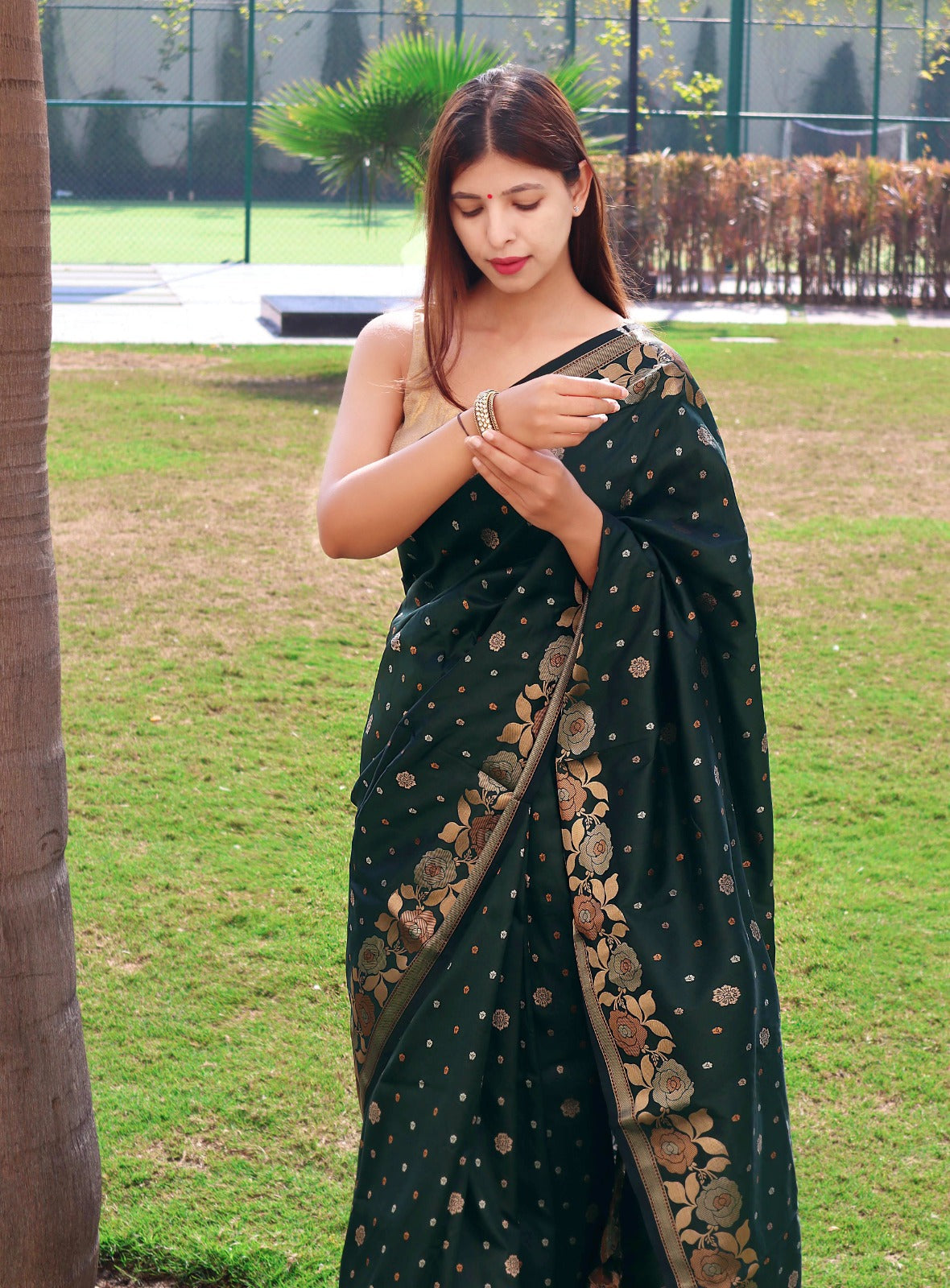 Desirable Green Soft Silk Saree With Marvellous Blouse Piece