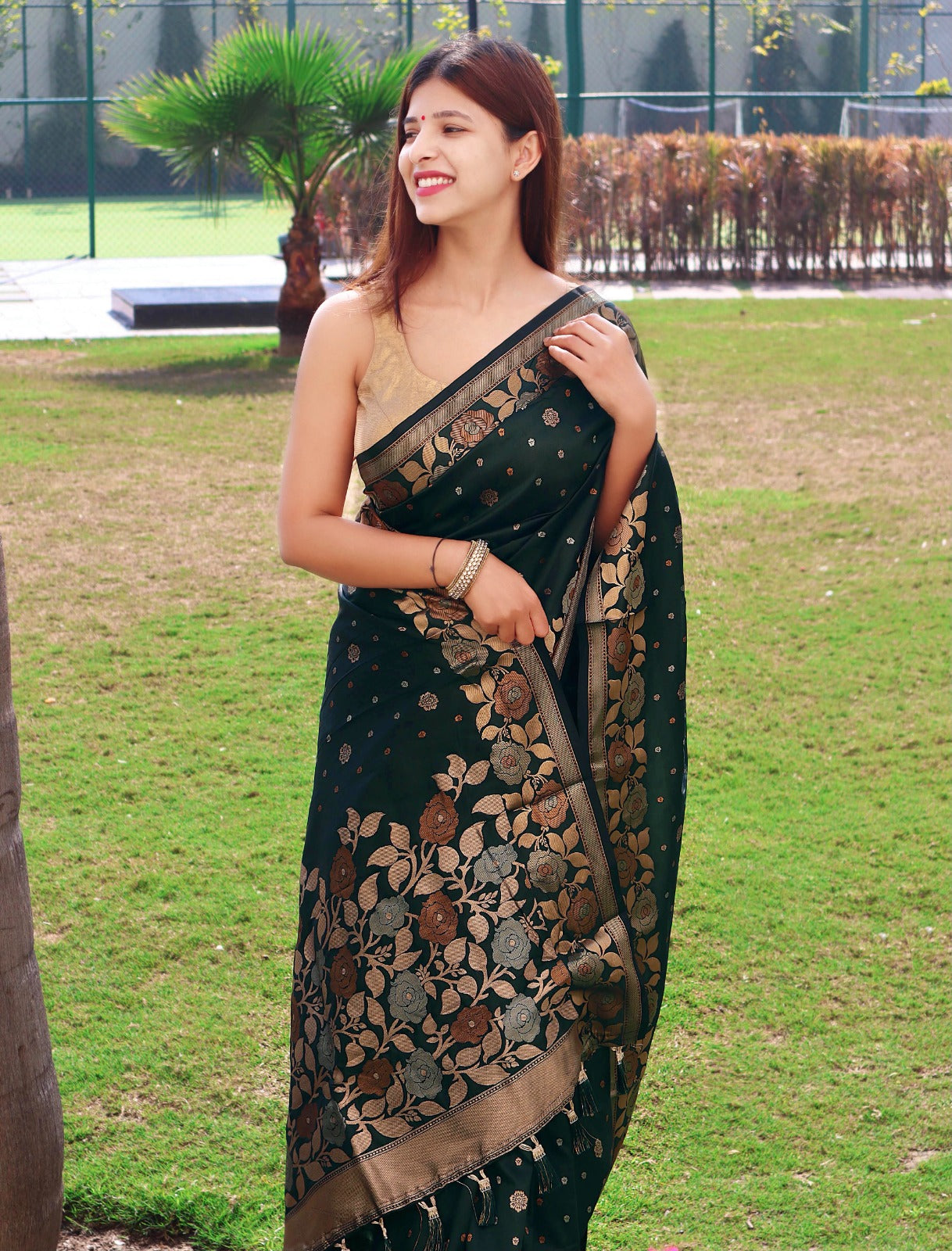 Desirable Green Soft Silk Saree With Marvellous Blouse Piece