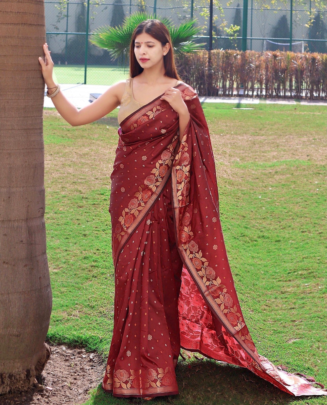 Angelic Red Soft Silk Saree With Twirling Blouse Piece
