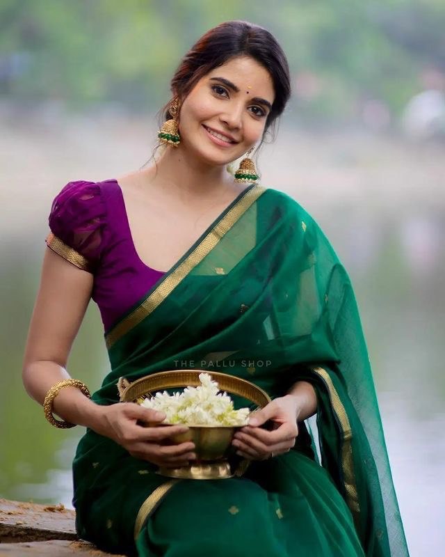 Attractive Green Cotton Silk Saree With Lovely Blouse Piece