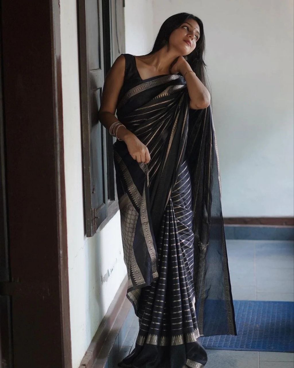 Radiant Black Soft Silk Saree With Magnetic Blouse Piece