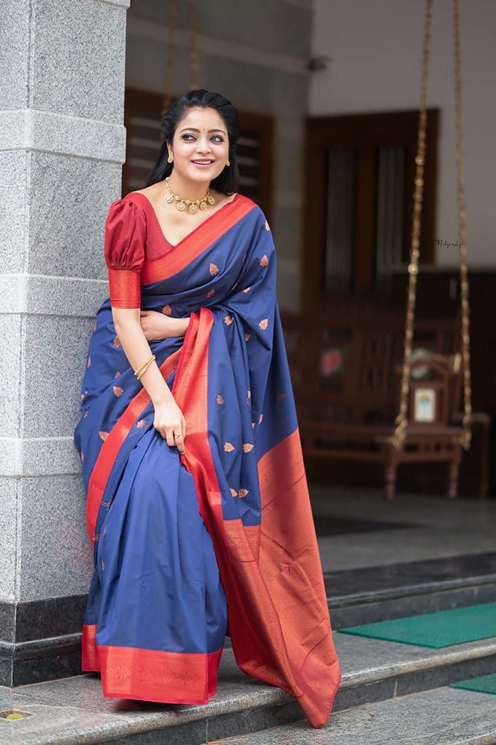 Rapturous Blue Soft Silk Saree With Thrilling Blouse Piece