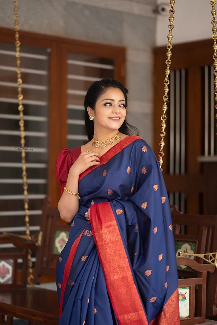 Rapturous Blue Soft Silk Saree With Thrilling Blouse Piece