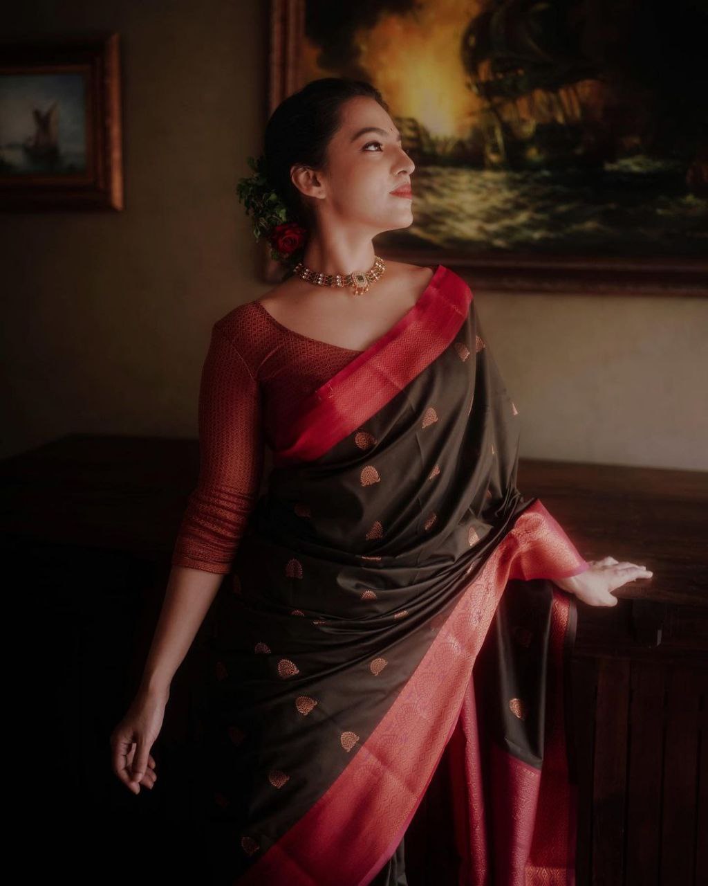 Uplifting Black Soft Silk Saree With Blissful Blouse Piece
