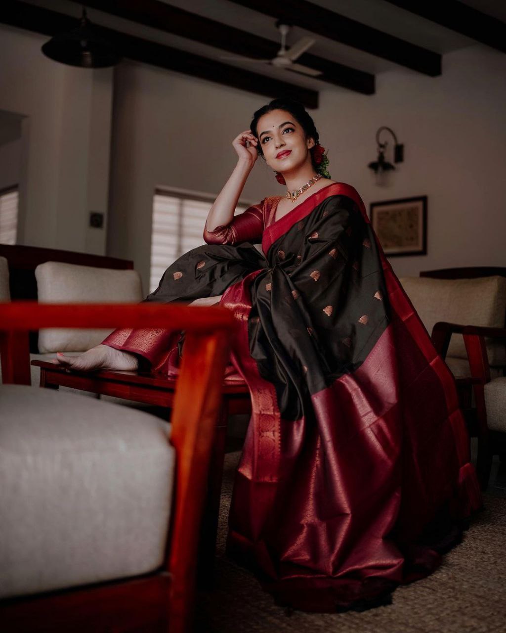 Uplifting Black Soft Silk Saree With Blissful Blouse Piece