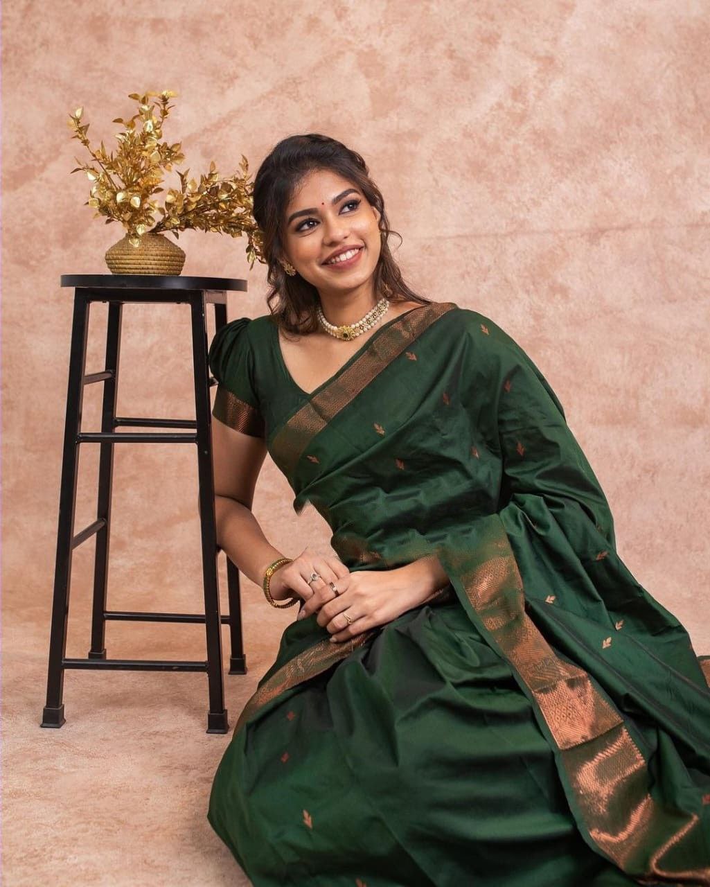 Hypnotic Dark Green Soft Silk Saree With Dreamy Blouse Piece