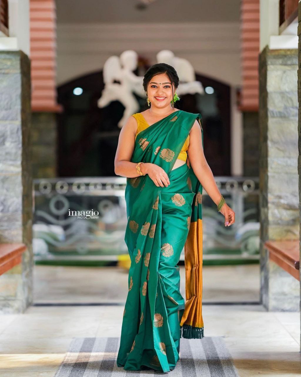 Delicate Rama Soft Silk Saree With Lulling Blouse Piece