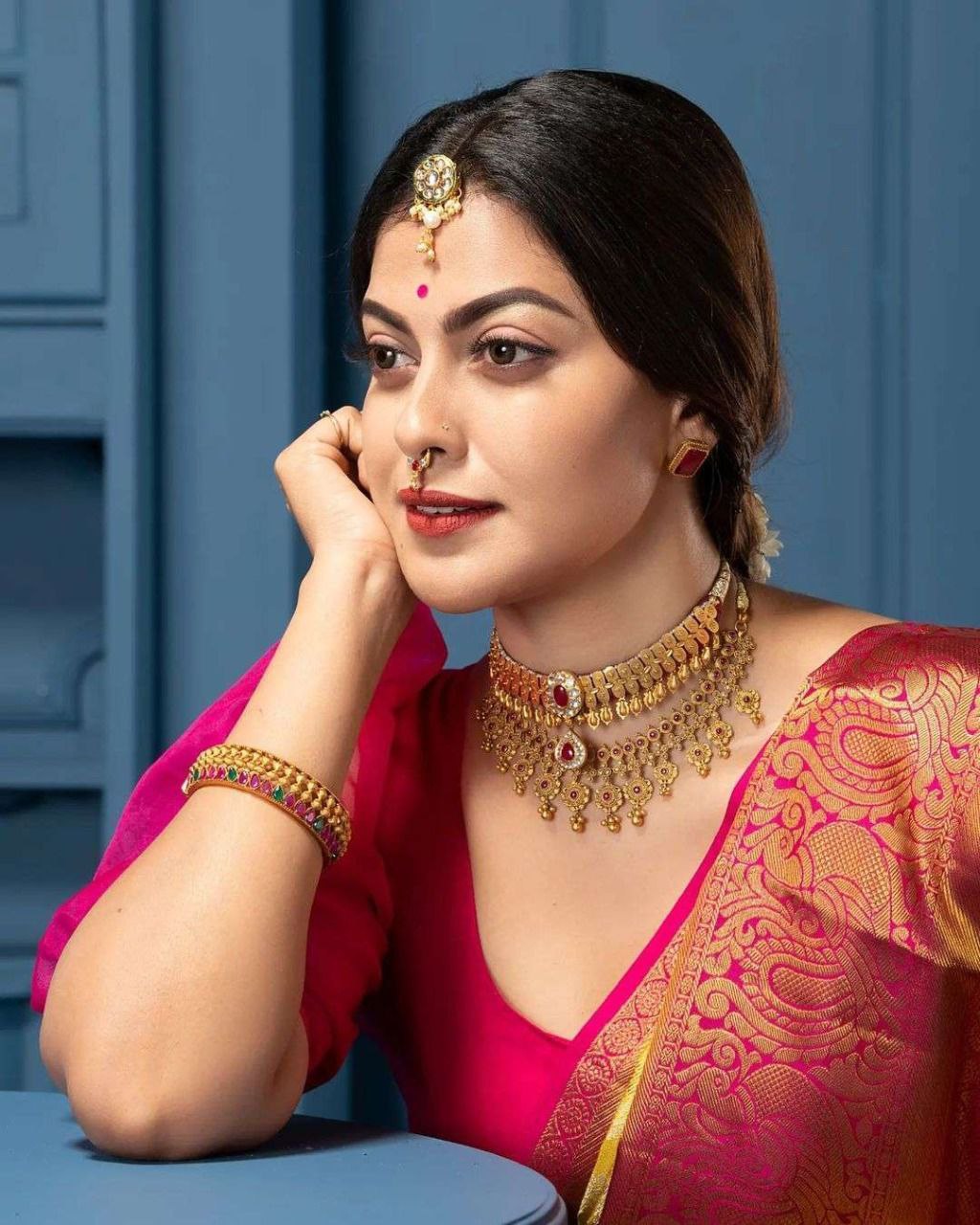 Graceful Yellow Soft Silk Saree With Artful Blouse Piece