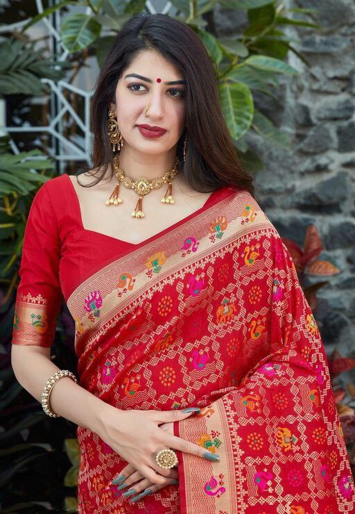 Fascination Red Soft Silk Saree With Stylish Blouse Piece