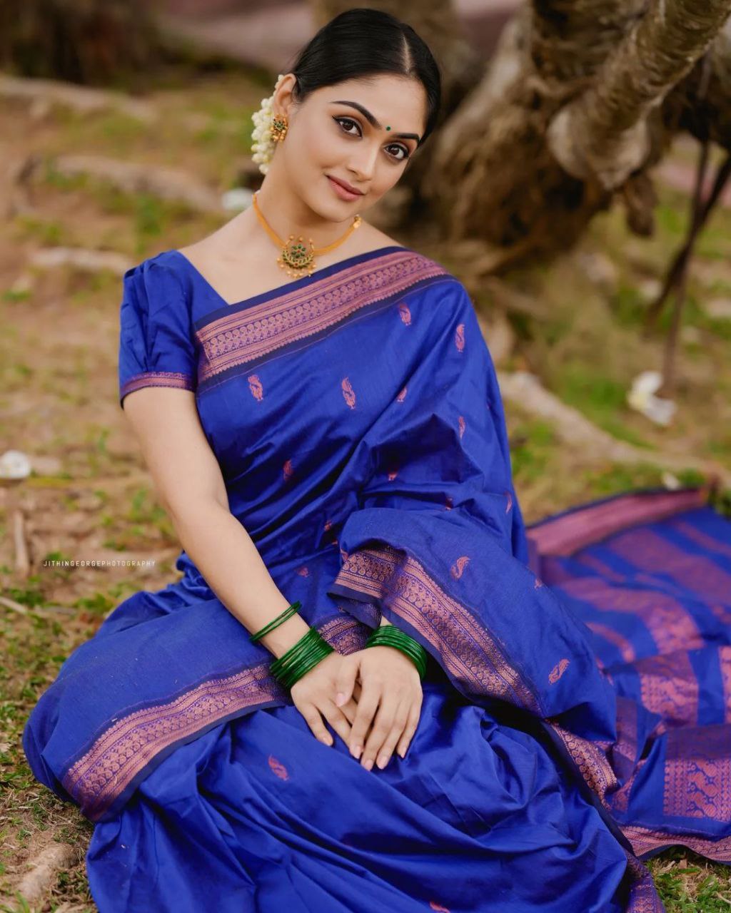 Winsome Blue Soft Silk Saree With Enamoring Blouse Piece