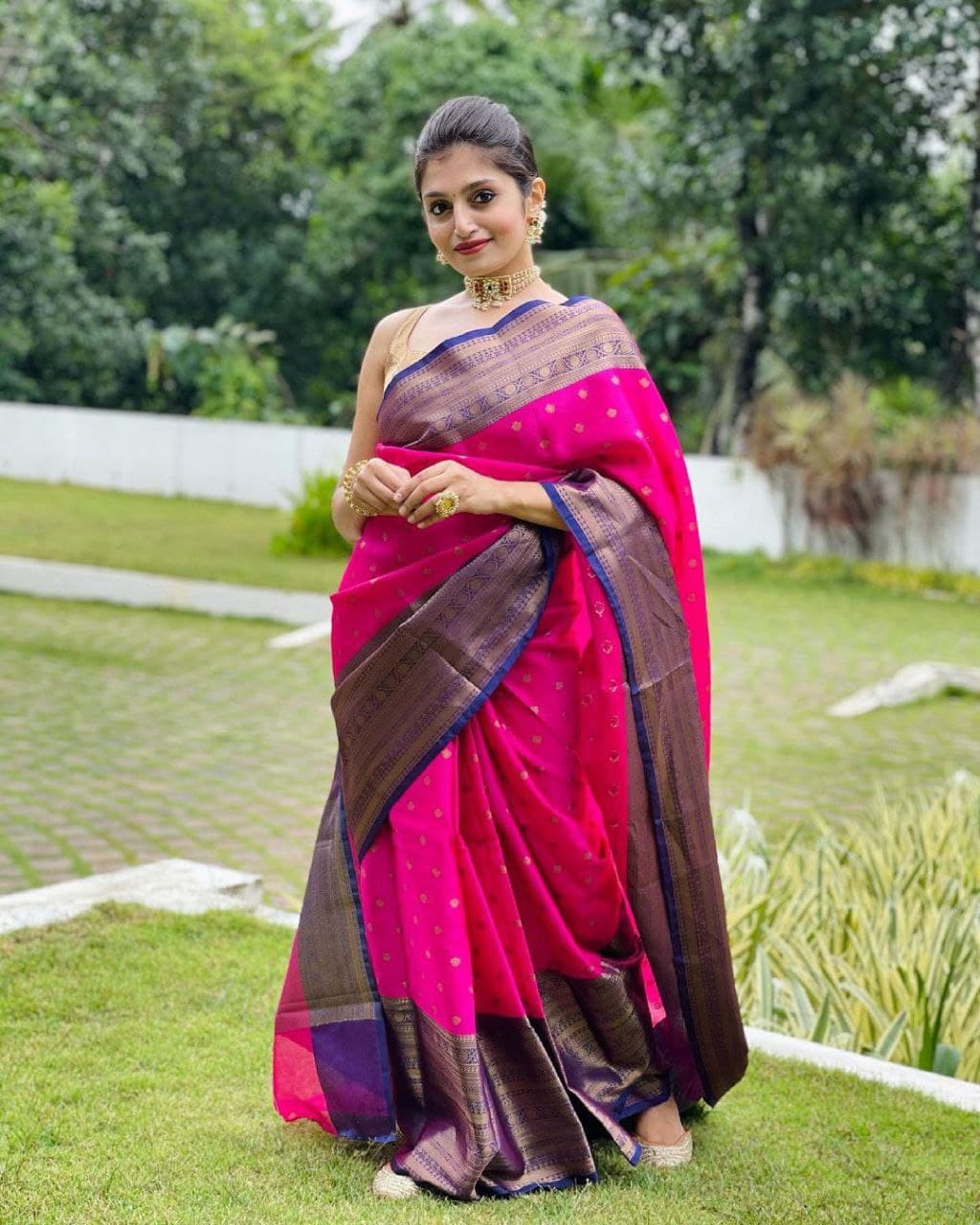 Glamorous Pink Soft Silk Saree With Scenic Blouse Piece