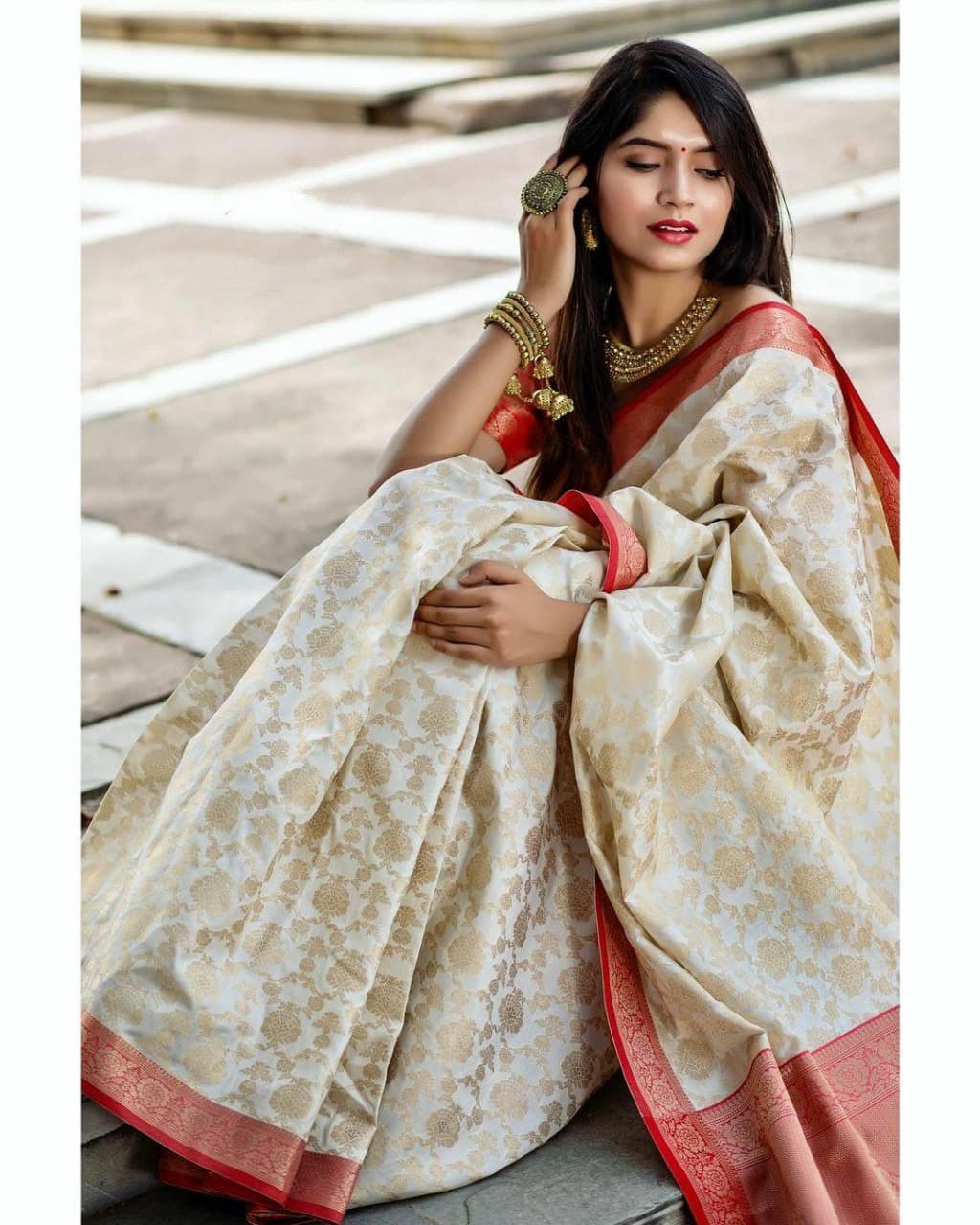 Angelically White Soft Silk Saree With Enraptured Blouse Piece