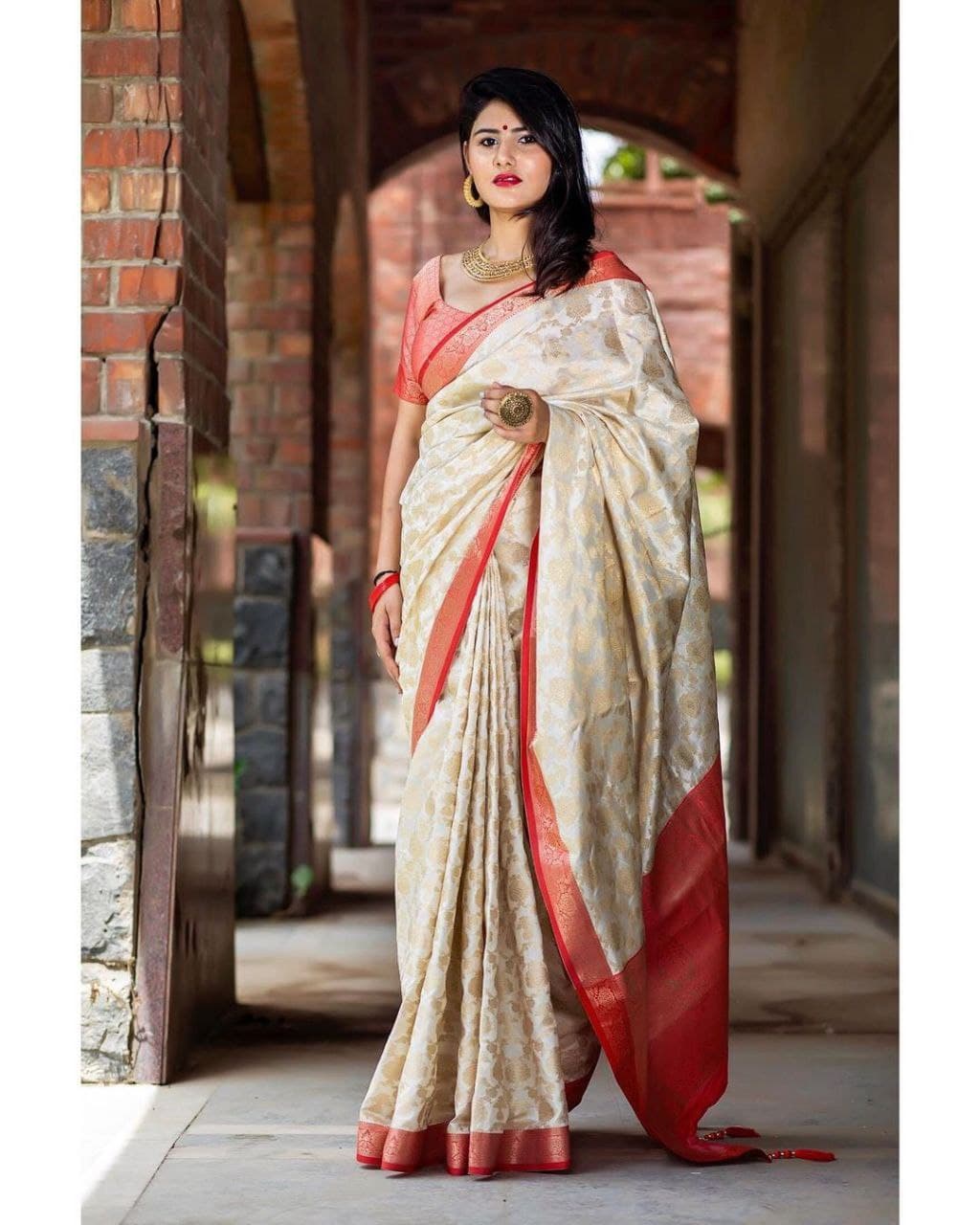 Angelically White Soft Silk Saree With Enraptured Blouse Piece