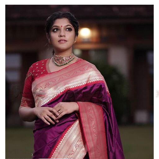 Fascinatingly Purple Soft Silk Saree With Precious Blouse Piece