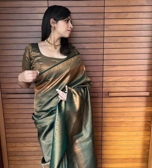 Admirable Green Soft Silk Saree With Pleasurable Blouse Piece