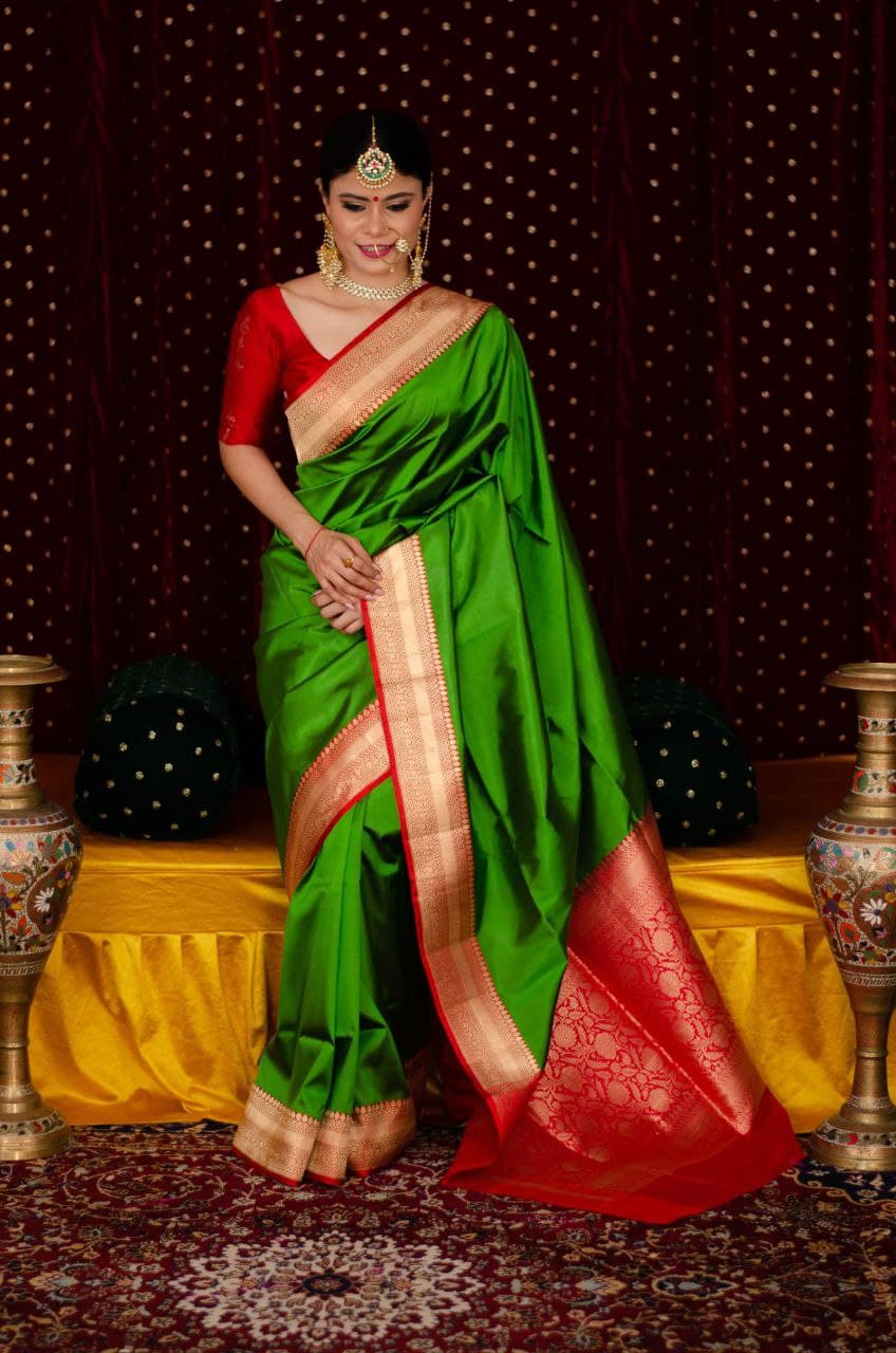 Enchantingly Green Soft Silk Saree With Enigmatic Blouse Piece