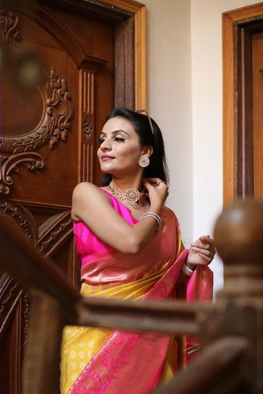 Bewitched Yellow Soft Silk Saree With Classiness Blouse Piece
