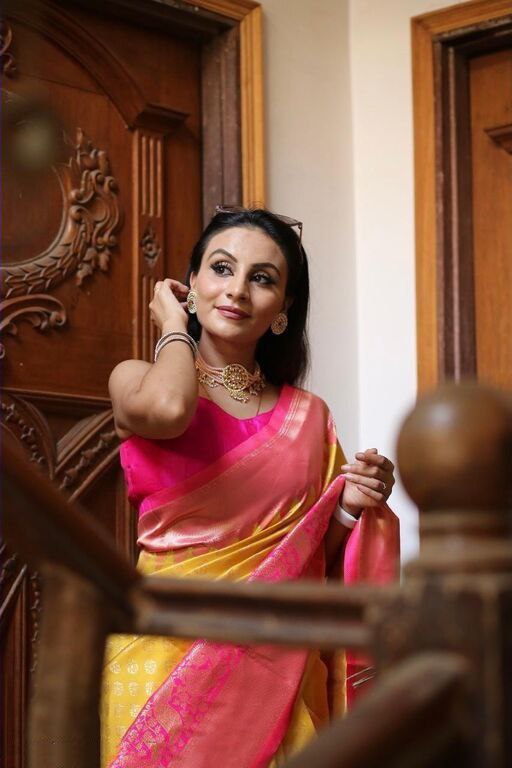 Bewitched Yellow Soft Silk Saree With Classiness Blouse Piece