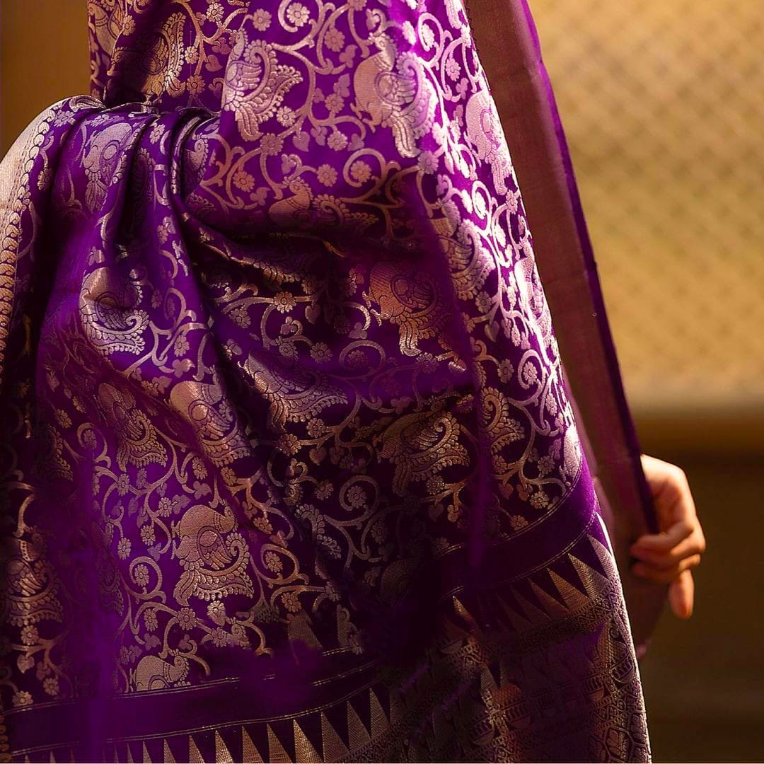 Superbly Purple Soft Silk Saree With Magnetic Blouse Piece