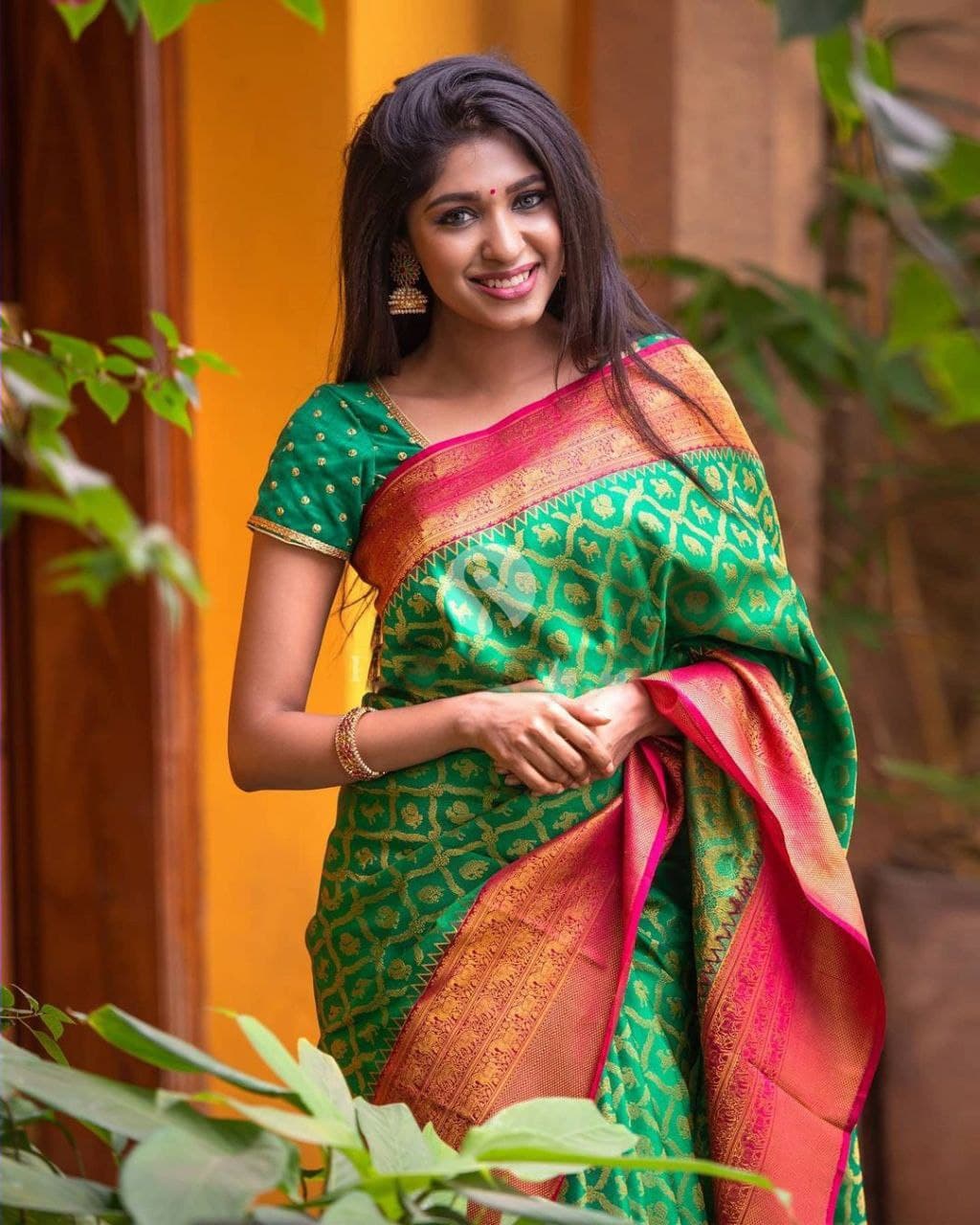 Delightfully Green Soft Silk Saree With Sumptuous Blouse Piece