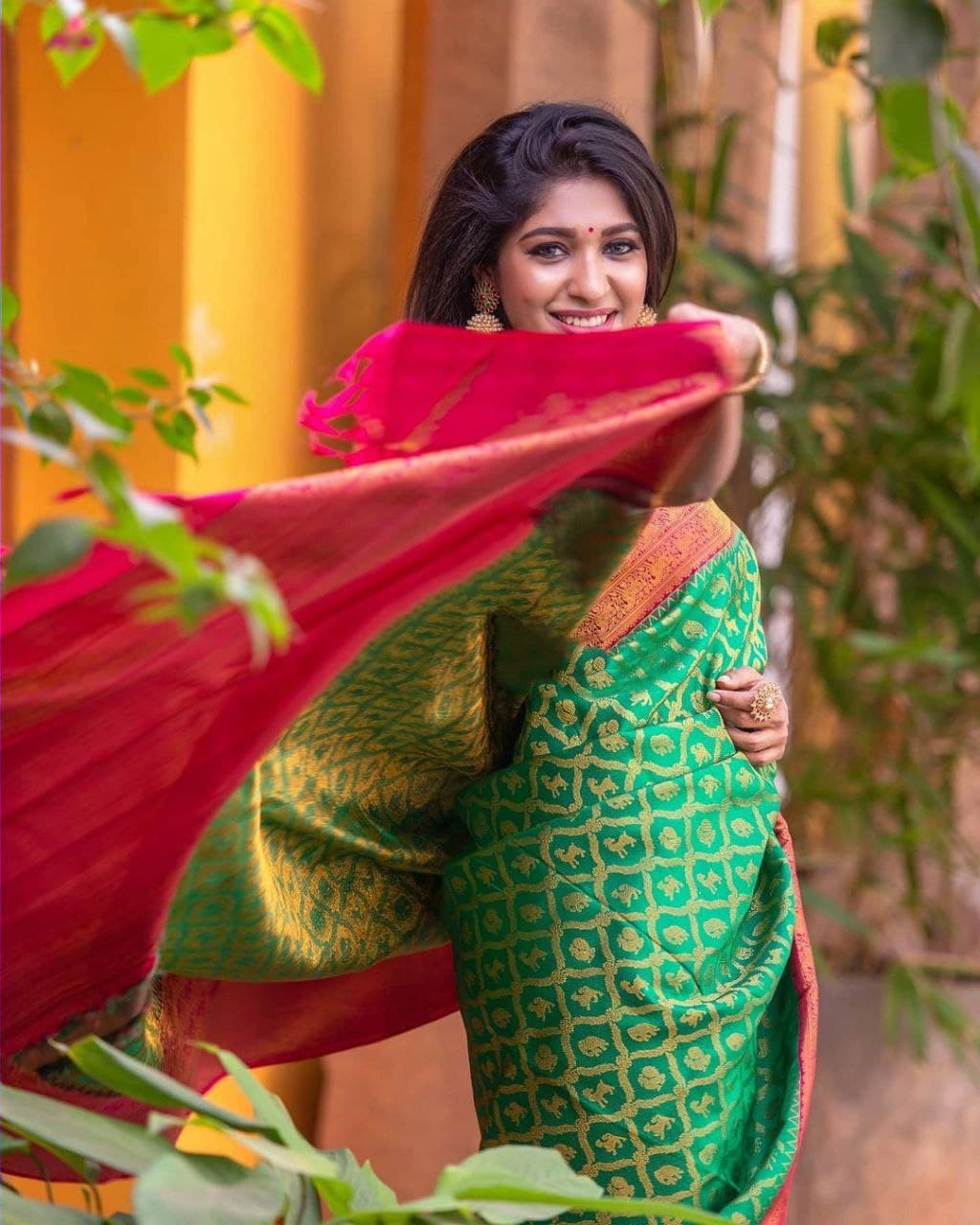 Delightfully Green Soft Silk Saree With Sumptuous Blouse Piece