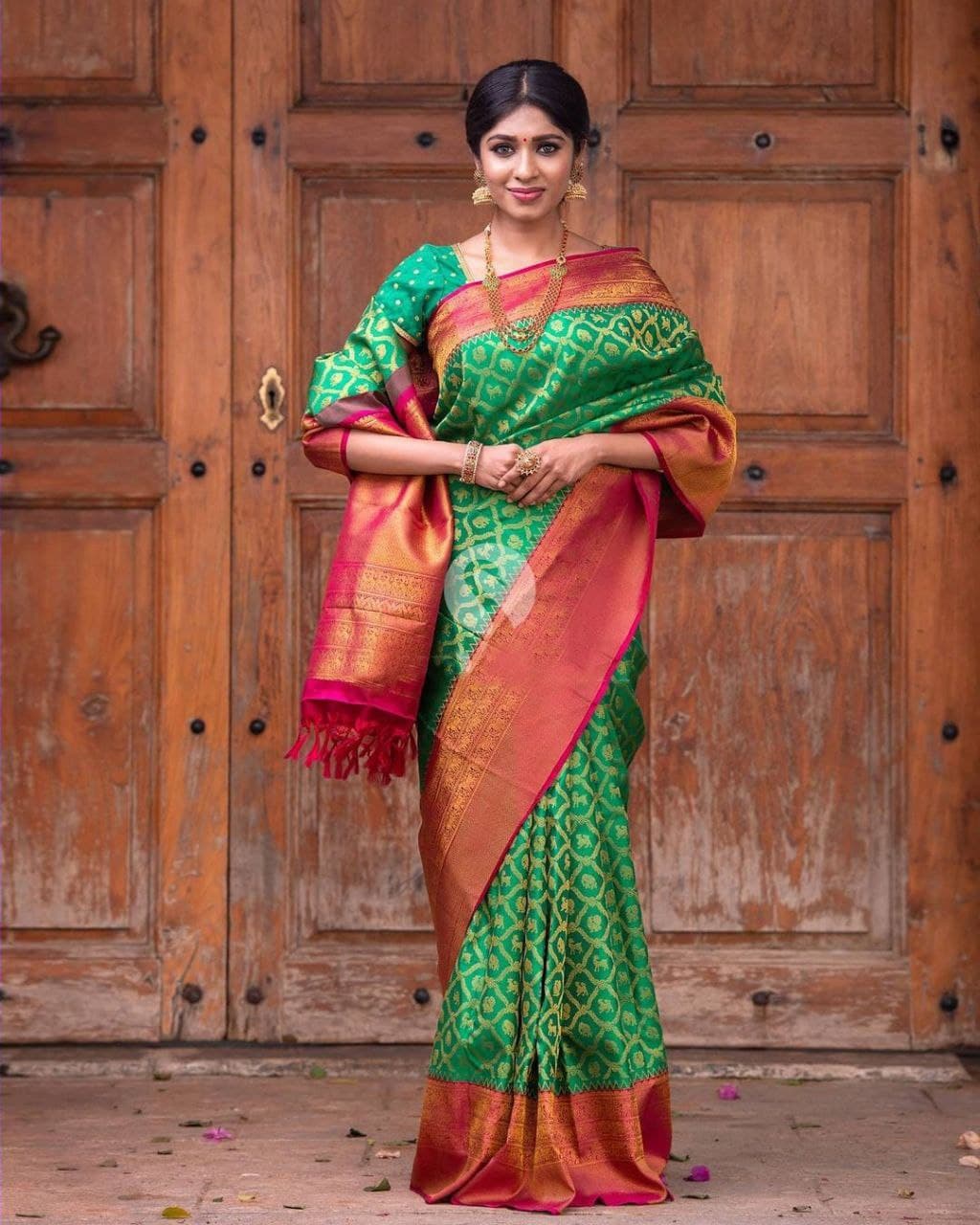 Delightfully Green Soft Silk Saree With Sumptuous Blouse Piece