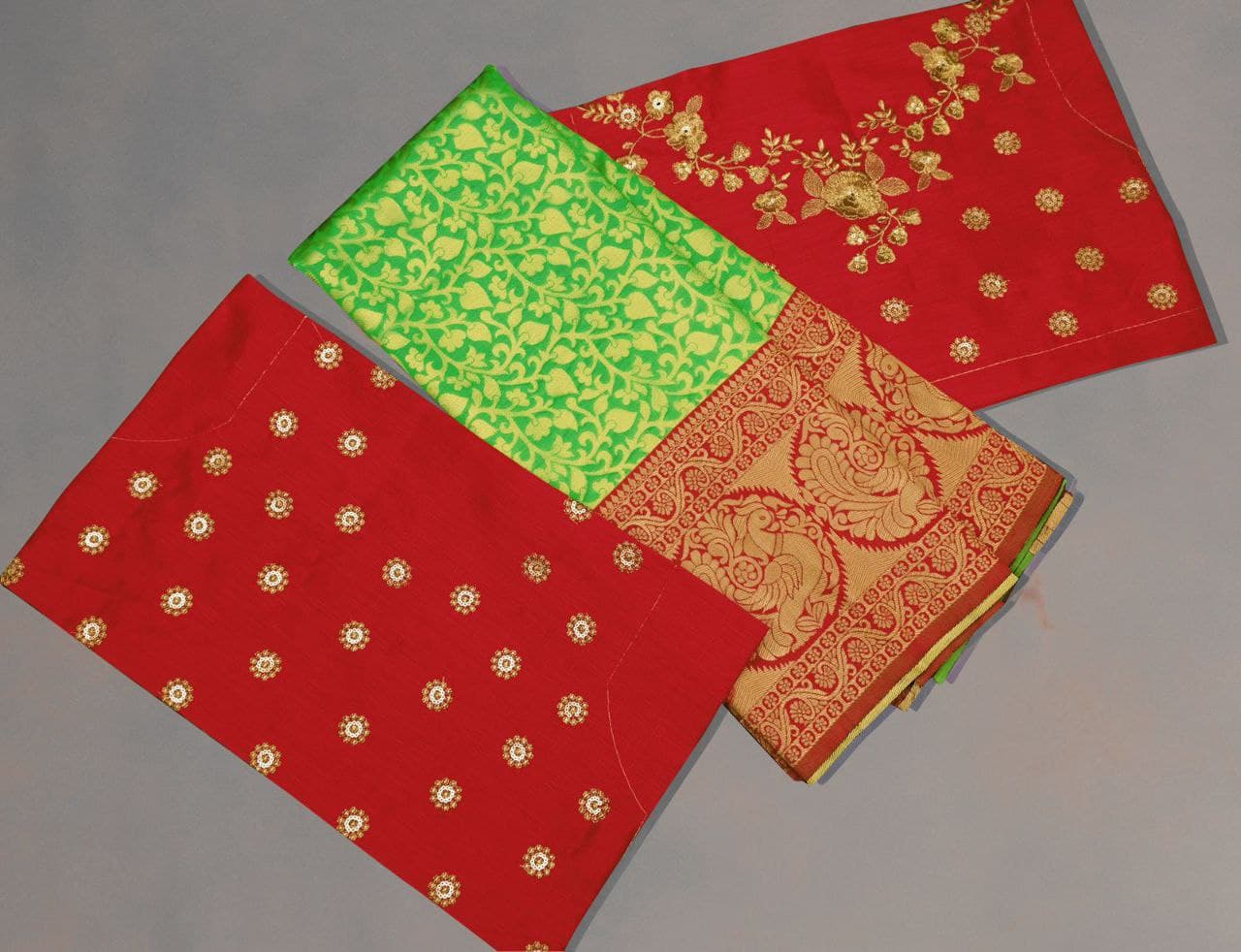 Gracefully Parrot Soft Silk Saree With Two Lovable Blouse Piece