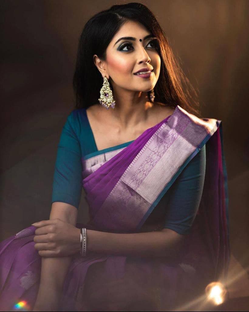 Exquisitely Purple Soft Silk Saree With Elegantly Blouse Piece