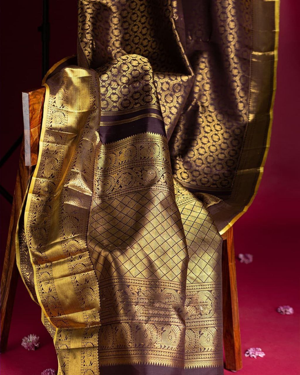 Notable Brown Soft Silk Saree With Mesmerizingly Blouse Piece