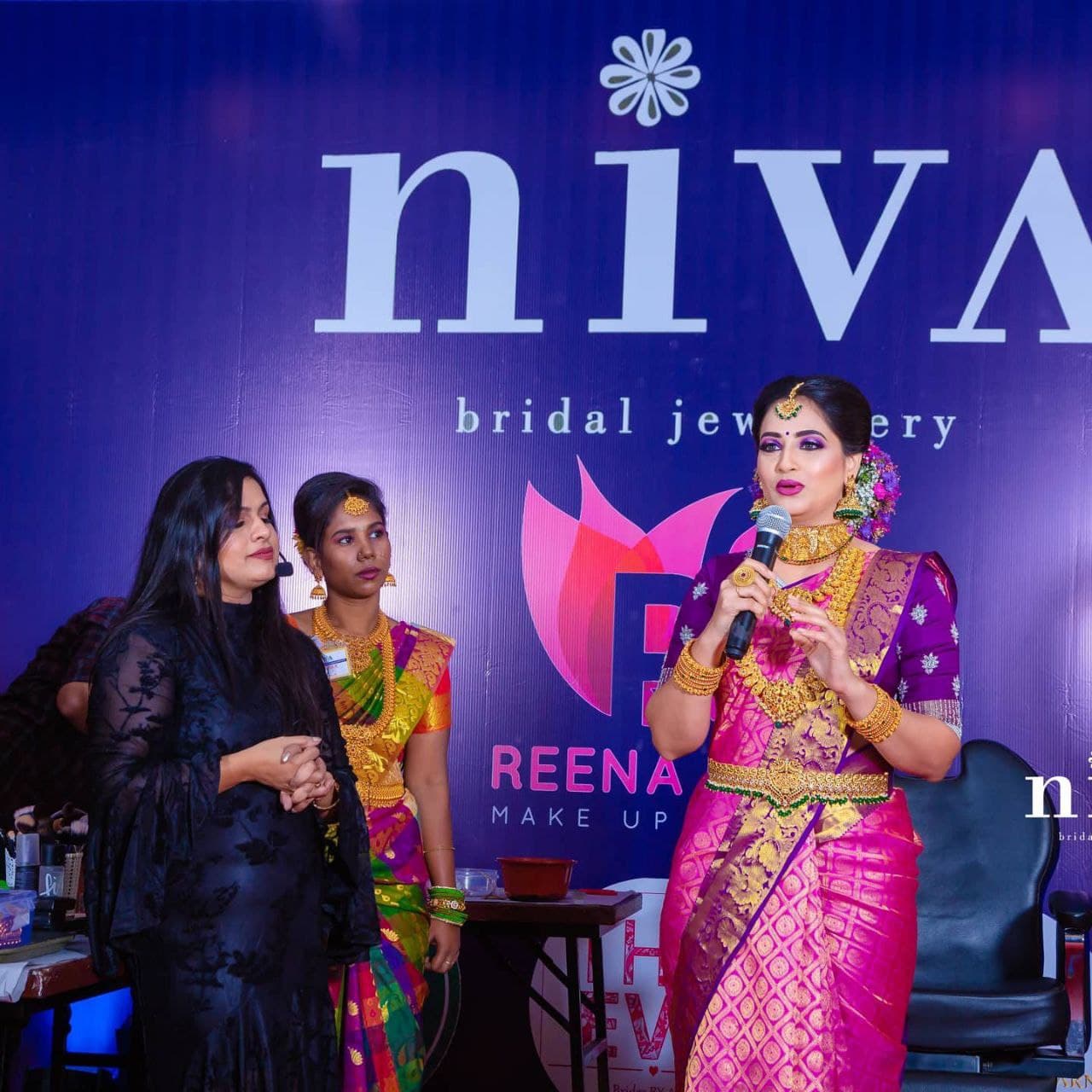 Influential Pink Soft Silk Saree With Famous Blouse Piece