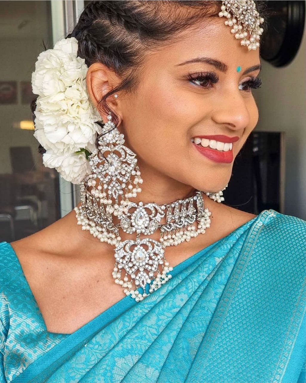 Gratifying Firozi Soft Silk Saree With Blissful Blouse Piece