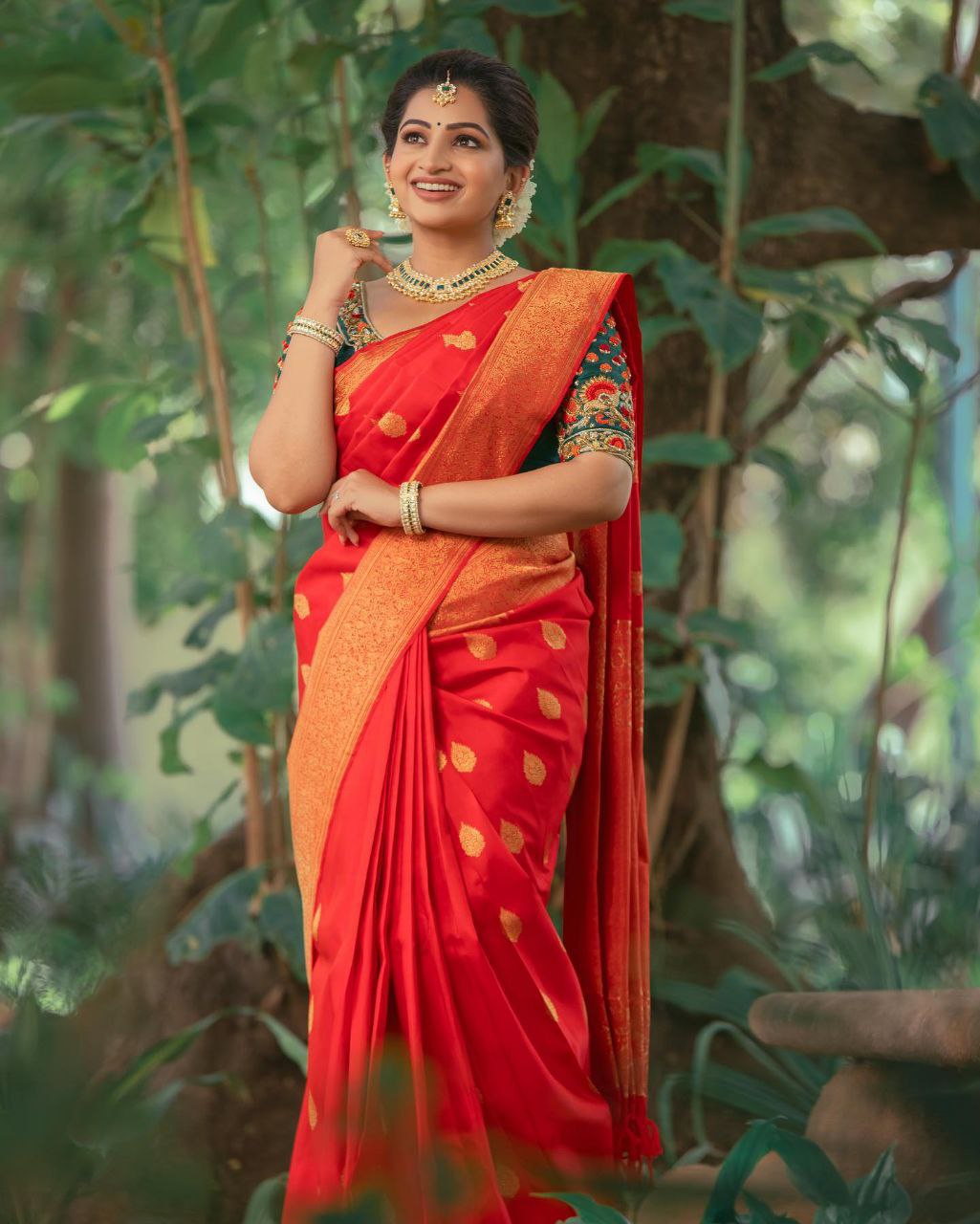 Exceptionally Red Soft Silk Saree With Two Divineness Blouse Piece
